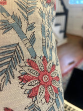 Load image into Gallery viewer, Set of Floral Throw Pillows